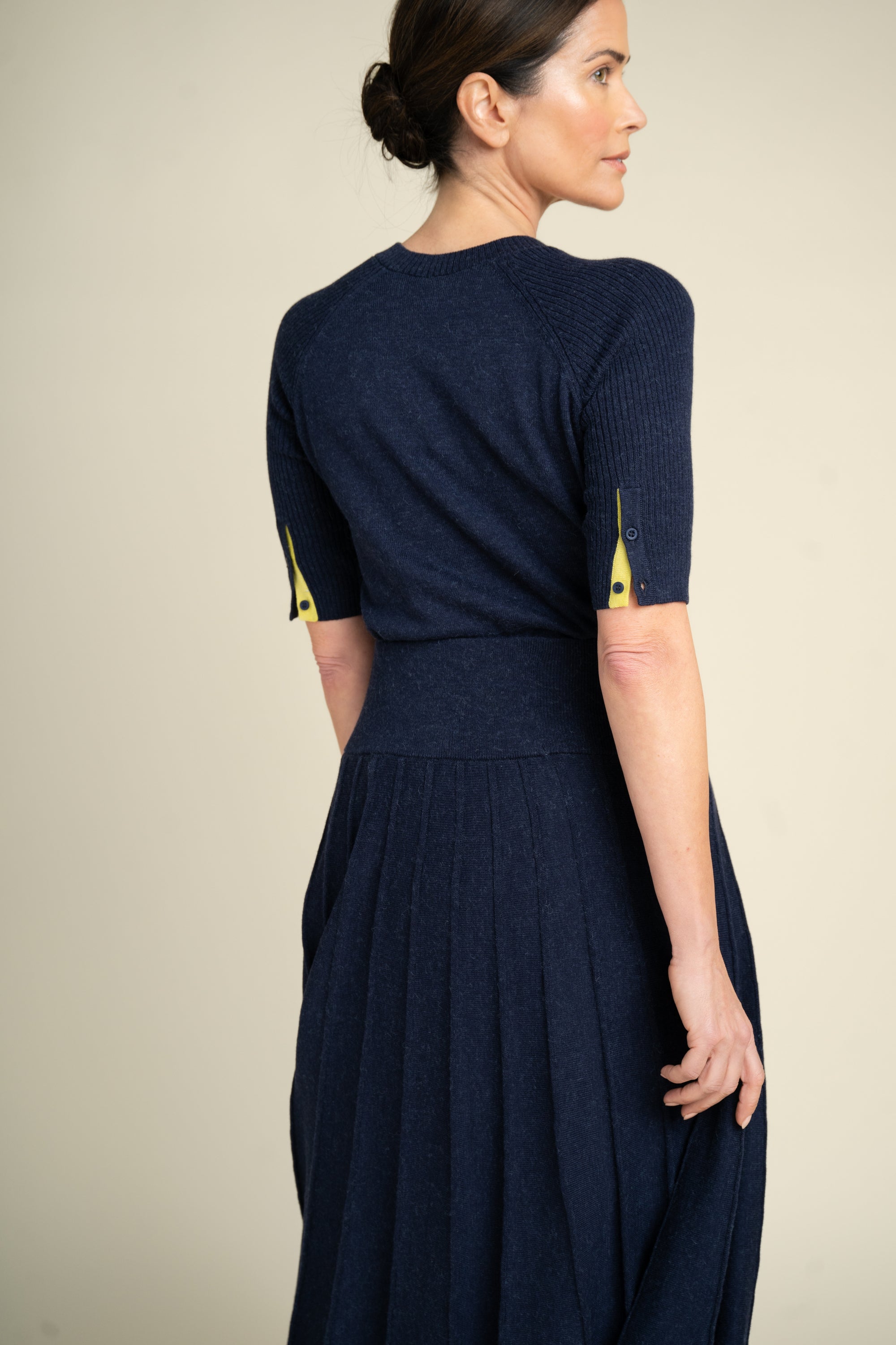 LOLA — Fitted Knit Top